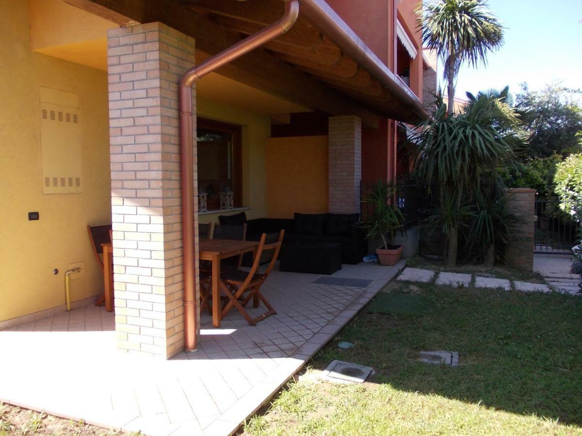 Alessandria Residence デセンツァーノ・デル・ガルダ エクステリア 写真